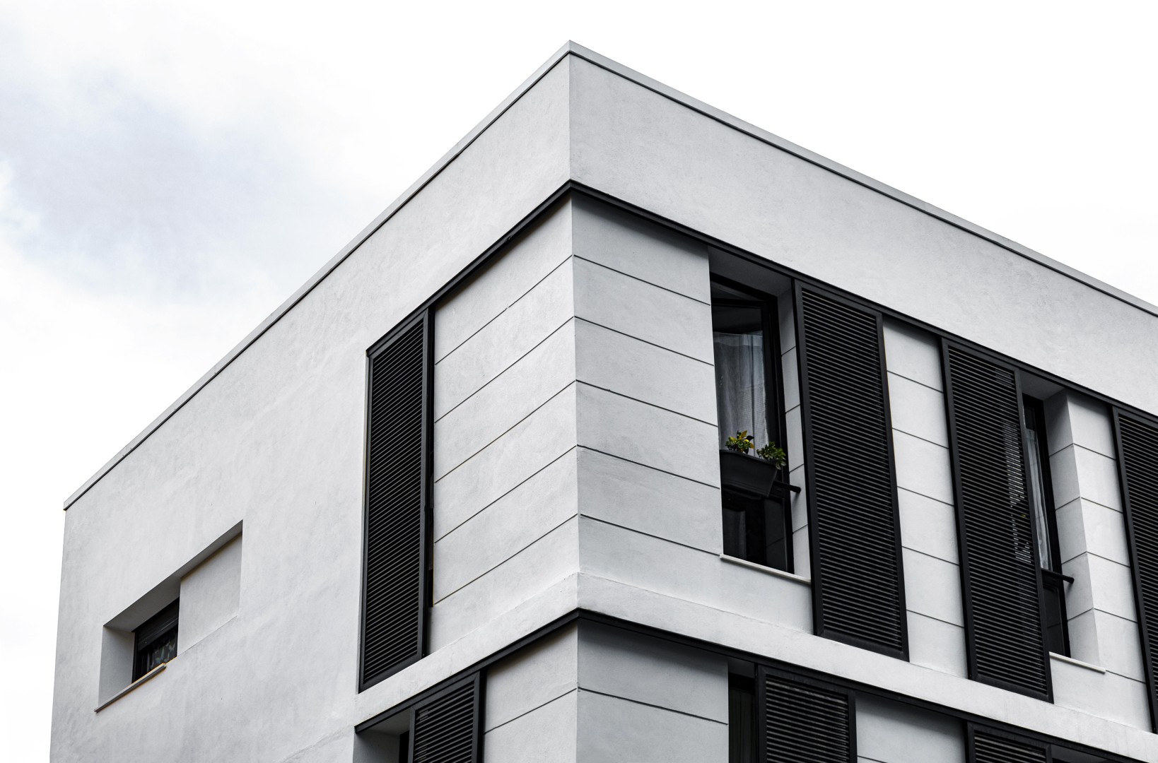 plain-concrete-structure-city (Large)